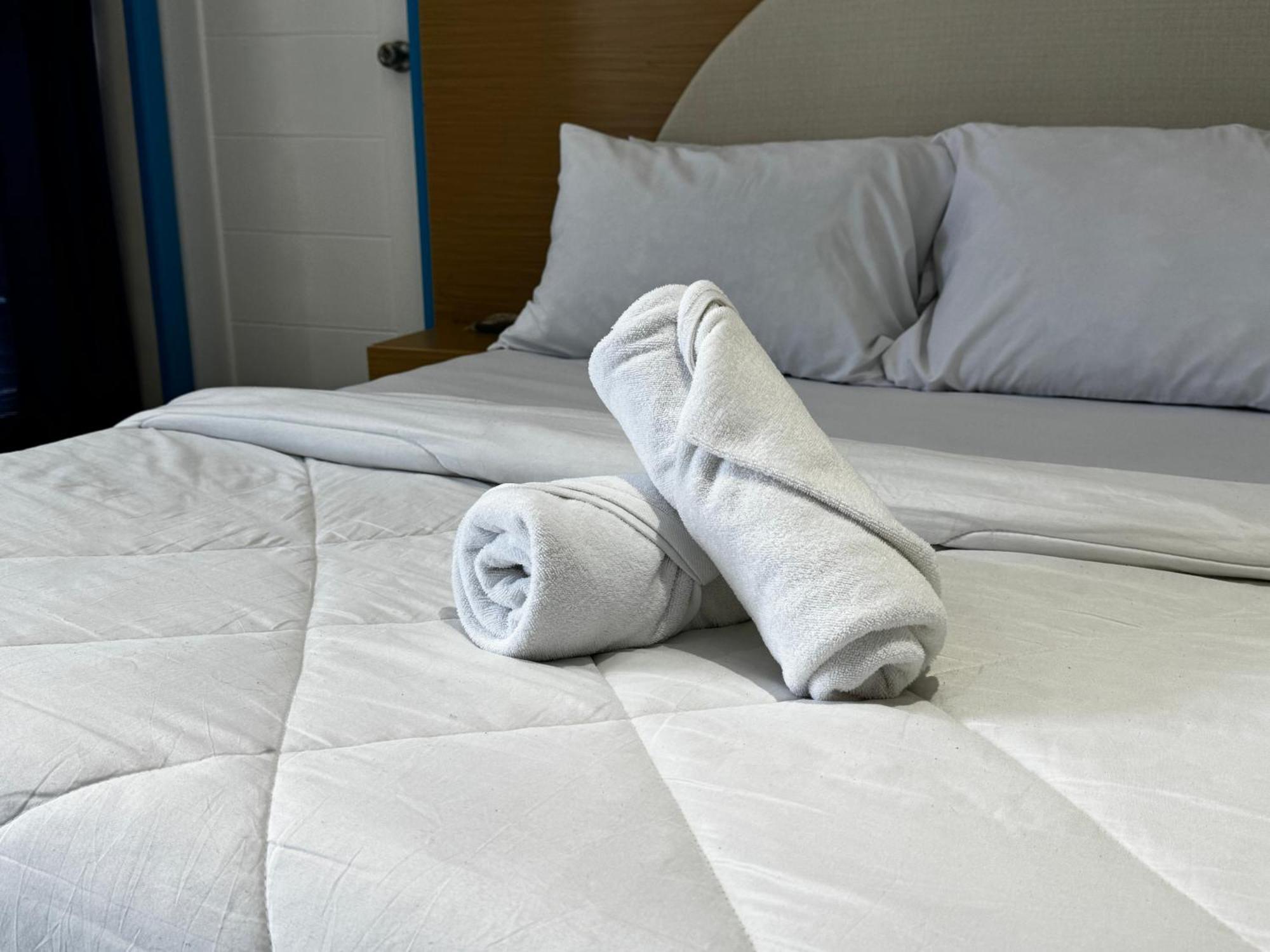 Bernese Resort Hotel Powered By Cocotel Ligao Oda fotoğraf